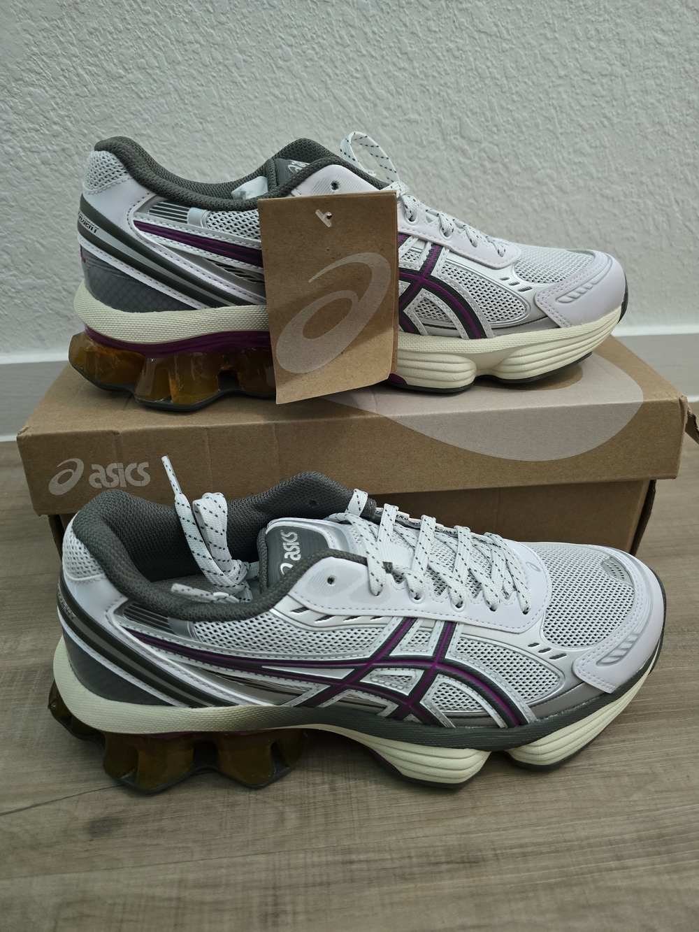 ASICS Gel Kinetic Fluent White &Gray Running Sneakers with Purple Accent 6.5Y/8W